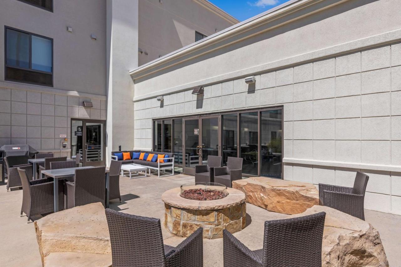 Hampton Inn & Suites Greeley Extérieur photo